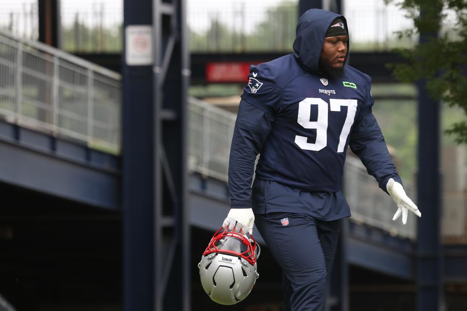More important than changing the X's and O's, Mike Vrabel trying to instill a new culture with Patriots