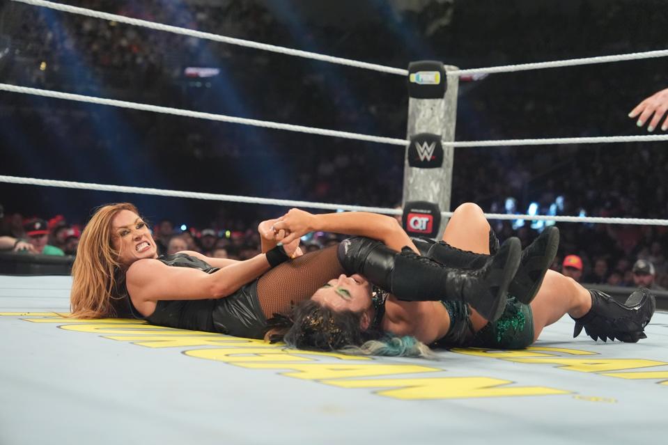Becky Lynch Retains Intercontinental Title No-DQ SummerSlam 2025