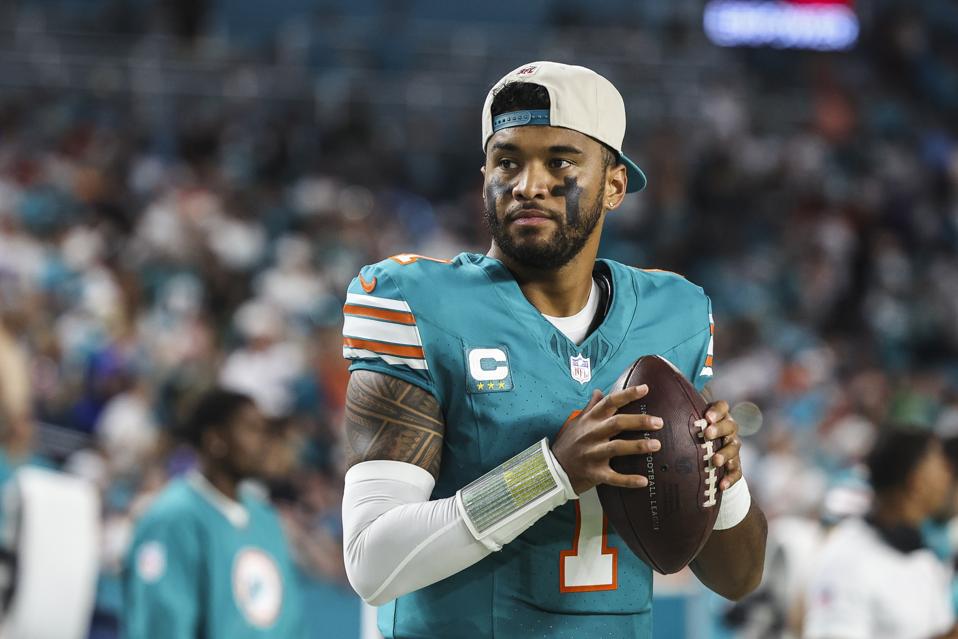 Buffalo Bills v Miami Dolphins