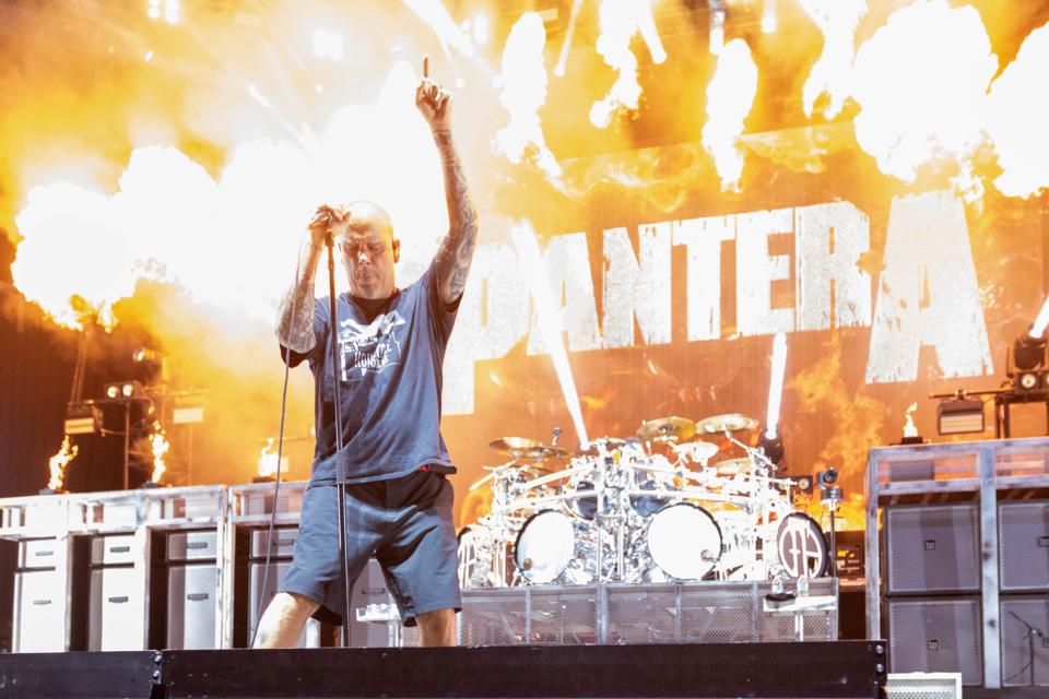 Phil Anselmo performs on stage with Pantera. Saturday, July 19, 2025 at Credit Union 1 Amphitheatre in Tinley Park, IL (Photo by Ethan Chivari)