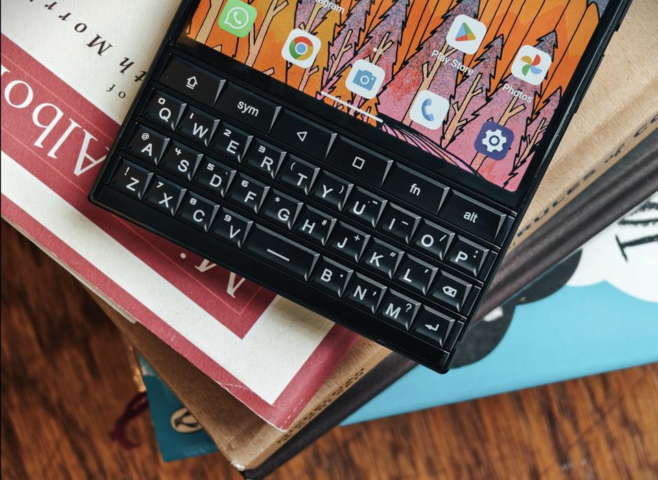 Unihertz Titan 2 Is A BlackBerry Throwback In 2025