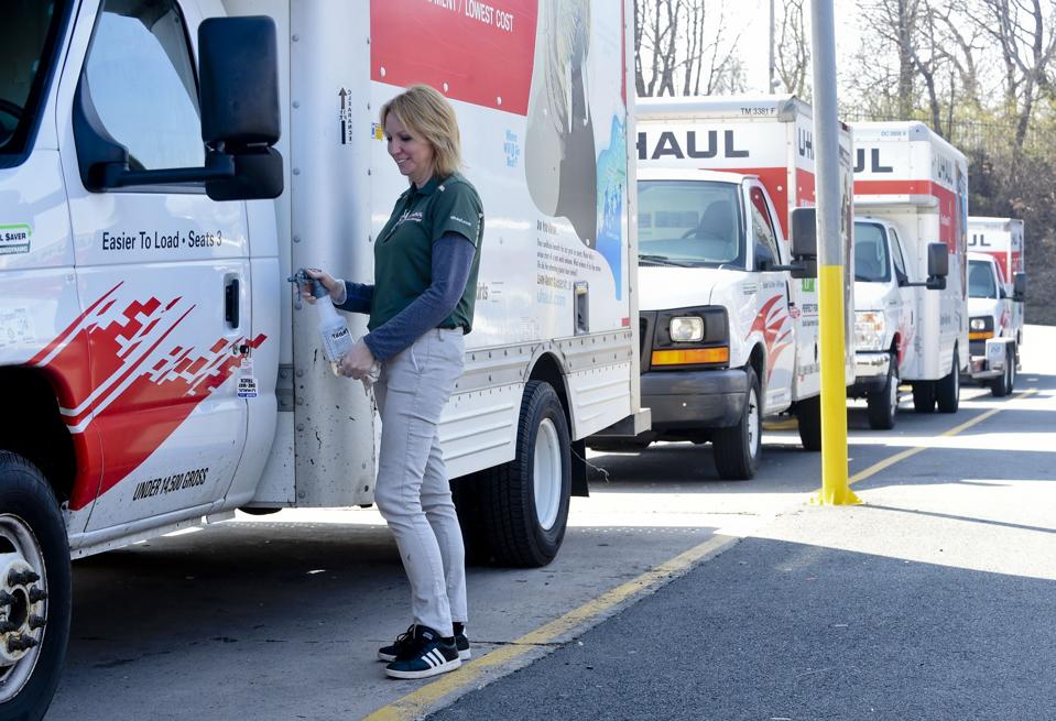 U-Haul toma precauciones para proteger contra el coronavirus