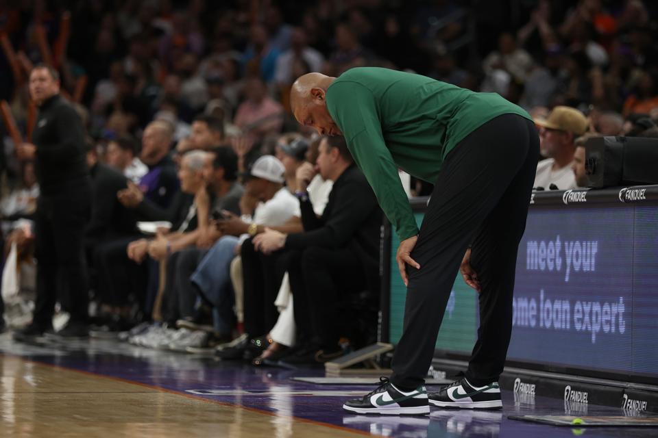 Milwaukee Bucks v Phoenix Suns