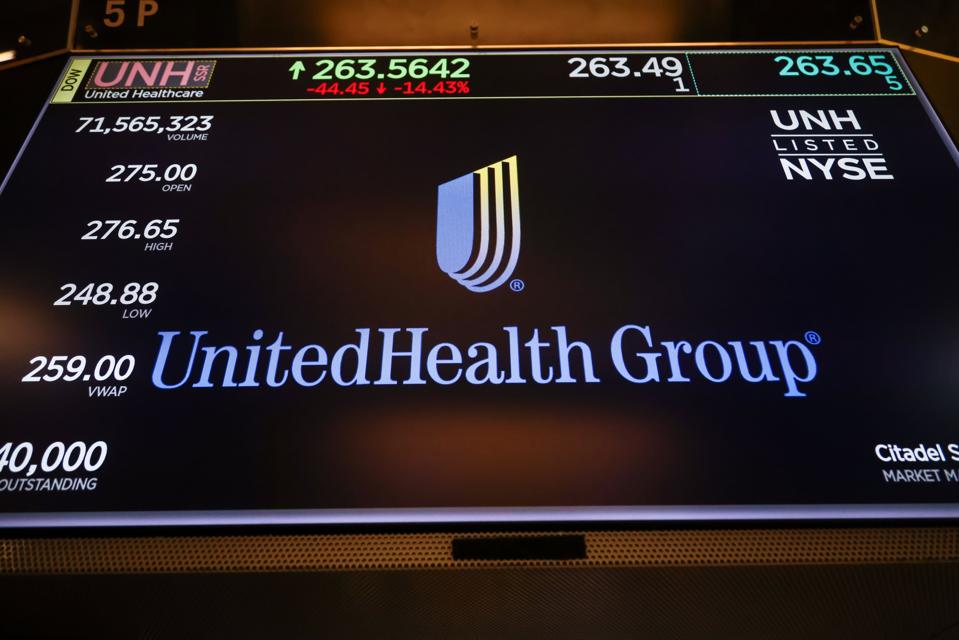 Traders At The New York Stock Exchange As US Stocks Slump 
