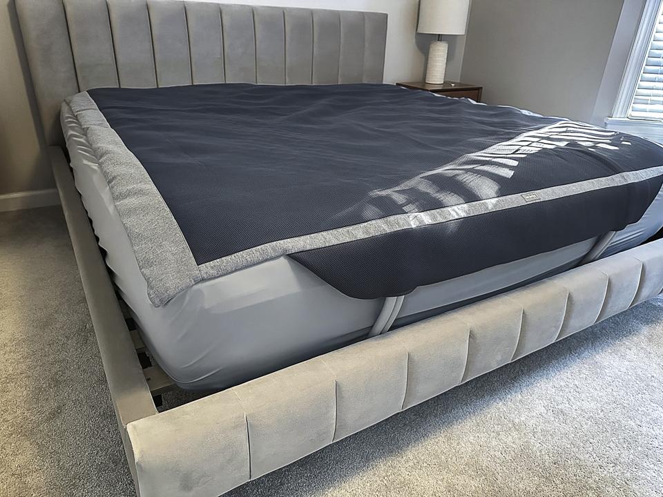 Chilly Pad Chilipad Pillow This Sleep System Keeps Me Cool As A Middle-Aged Woman main image 0