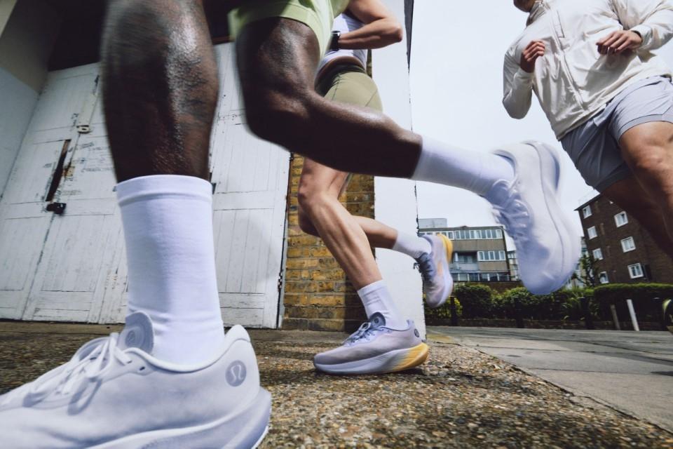 Lululemon running shoe Split Shift