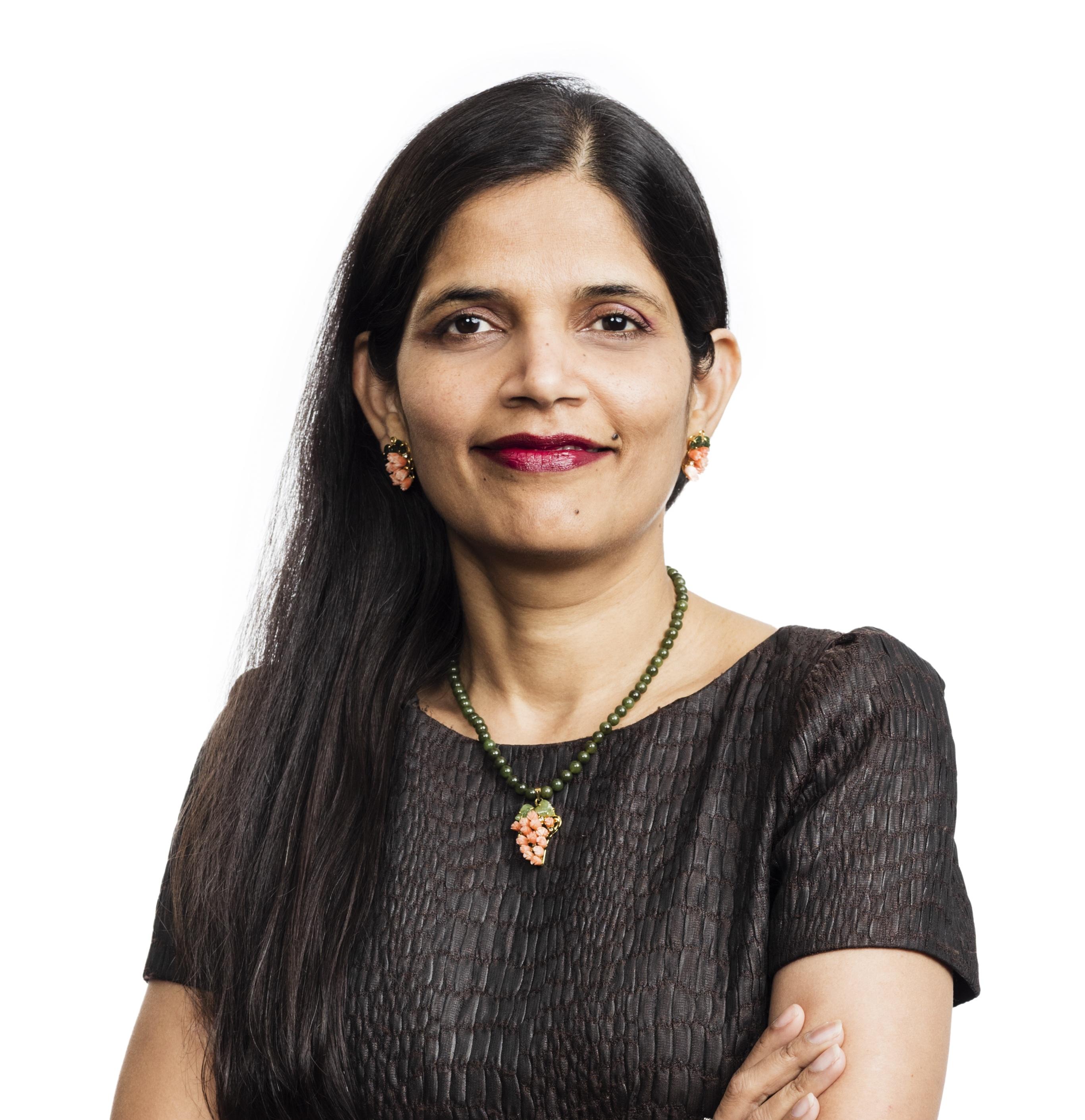 Headshot of Aradhana Sarin on a white background
