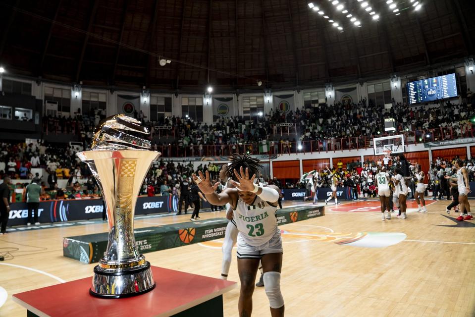 Ezinne Kalu With AfroBasket Trophy