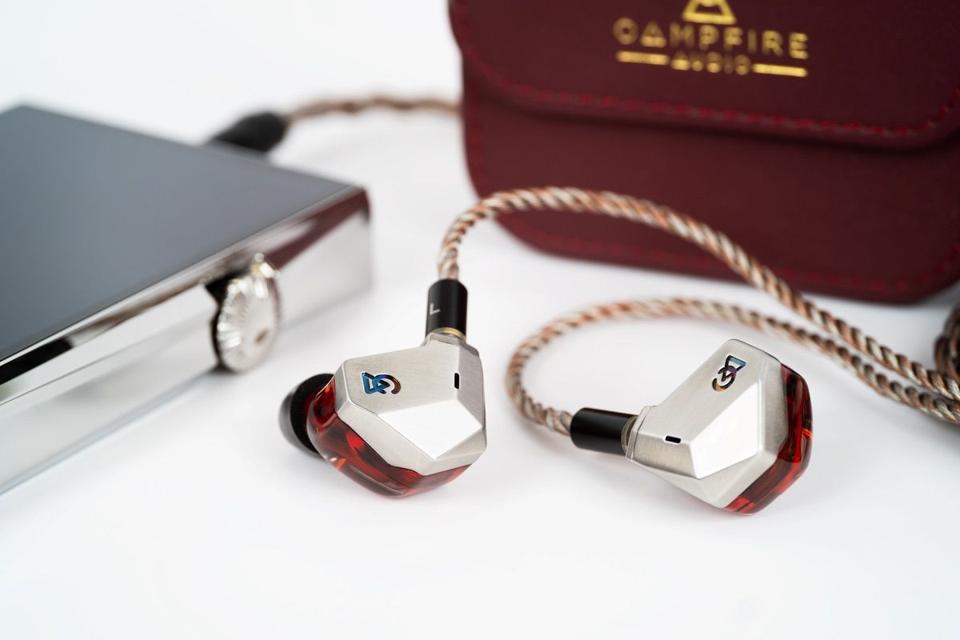 Campfire Audio Grand Luna player. and case