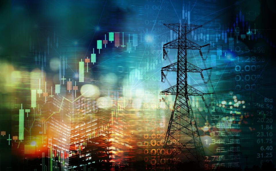 Wires in front of stock graphs for the best energy stocks to buy with $500