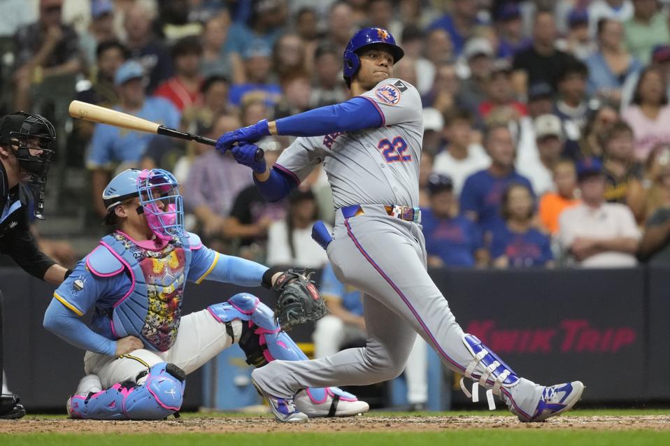 New York Teams Struggle To Stay Alive In Baseball Playoff Fight