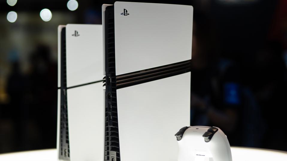 People Visit Tokyo Game Show 2024