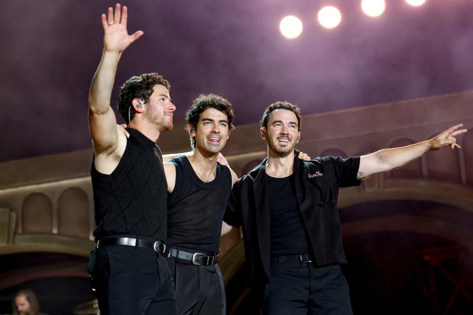 Jonas Brothers: JONAS20 Greetings From Your Hometown Tour Kick Off - New Jersey