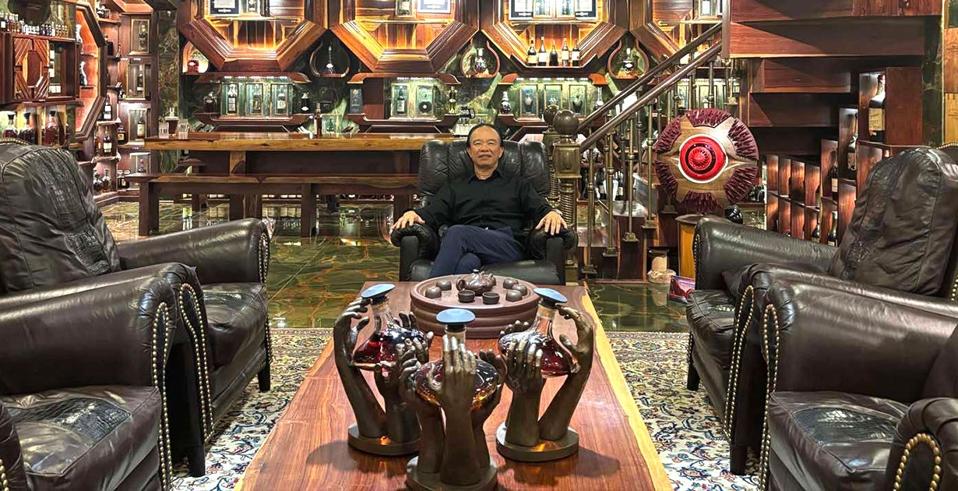 Meet The Collector Who Broke 20 Guinness World Records With His
