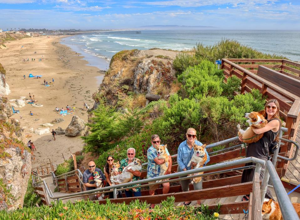 Pismo Beach Corgi Nation Vacation attendees.