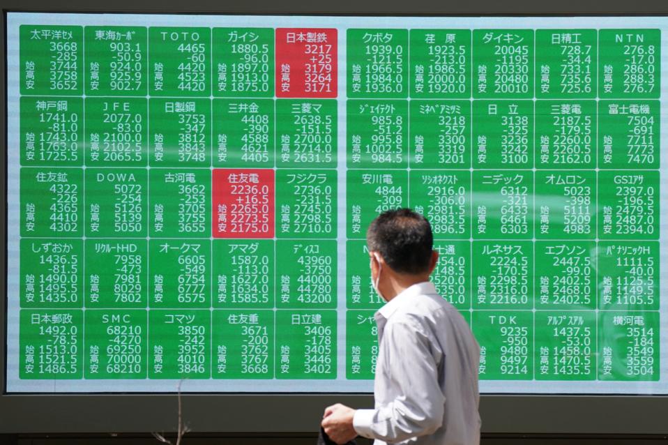 JAPAN-ECONOMY-STOCKS