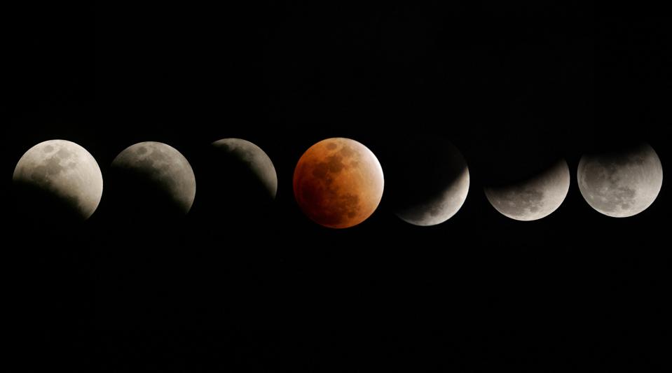 TOPSHOT-US-ECLIPSE-LUNAR