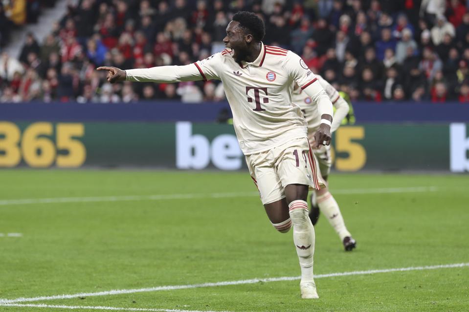 Bayer 04 Leverkusen v FC Bayern München - UEFA Champions League 2024/25 Round of 16 Second Leg