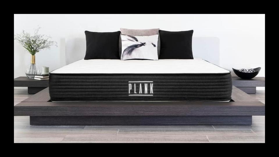 Graphic Mattress-Tester Approved: The Best Extra-Firm Mattresses That Don’t Sacrifice Comfort