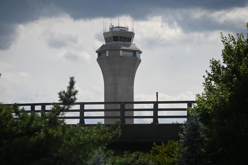 Newark Airport air traffic control