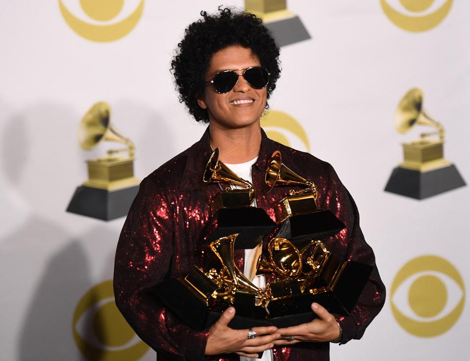 Topshot-American-Entertainment-Music-Grammy-Pressroom
