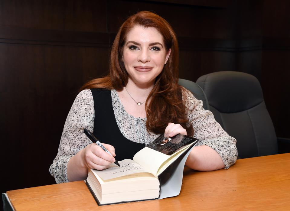 Stephenie Meier celebrates the tenth anniversary "Twilight" With a special and river in Barnes and noble
