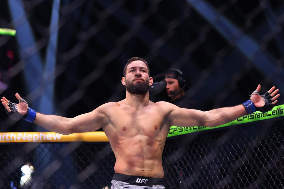 Topshot-Bask-KSA-UFC-Adesania-Imavov