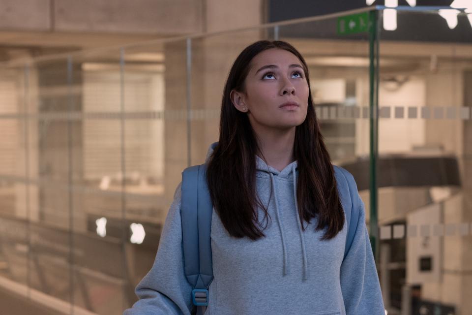 How Old Was Lola Tung In Season 3