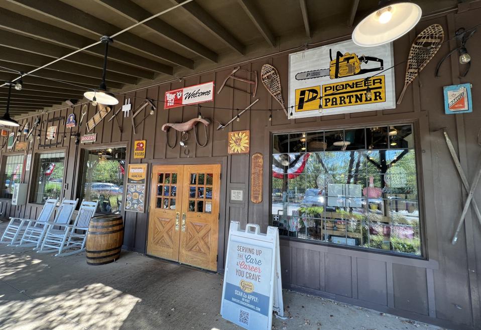 Restaurants in US Cultural-Business-Politics-Cracker-Restaurants