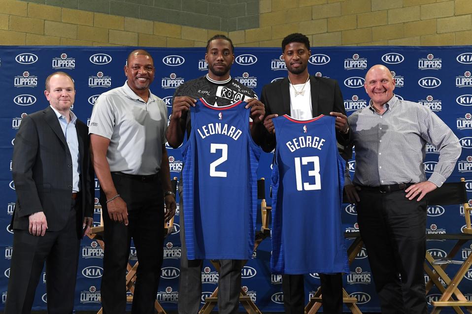 Clippers Los Angeles introduces Kavhi Leonard & Paul George