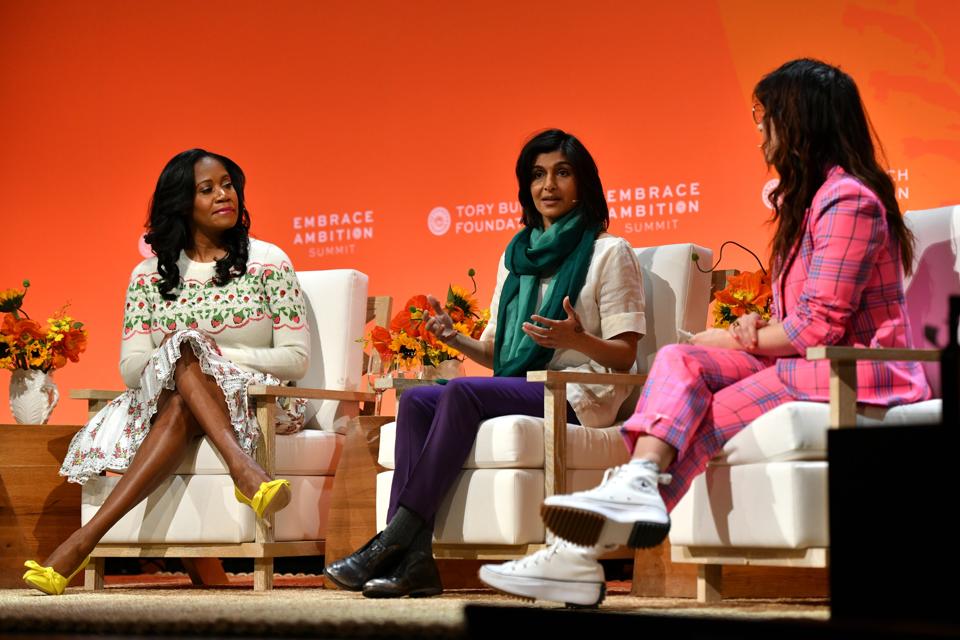 Damali Peterman and others representing the top books to become a better negotiator. 