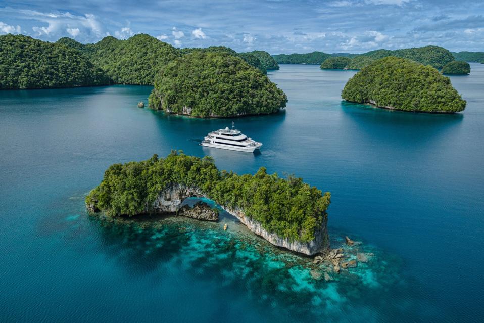 TheEdgeList2025-FourSeasonsExplorer,Palau-CreditKenSeet