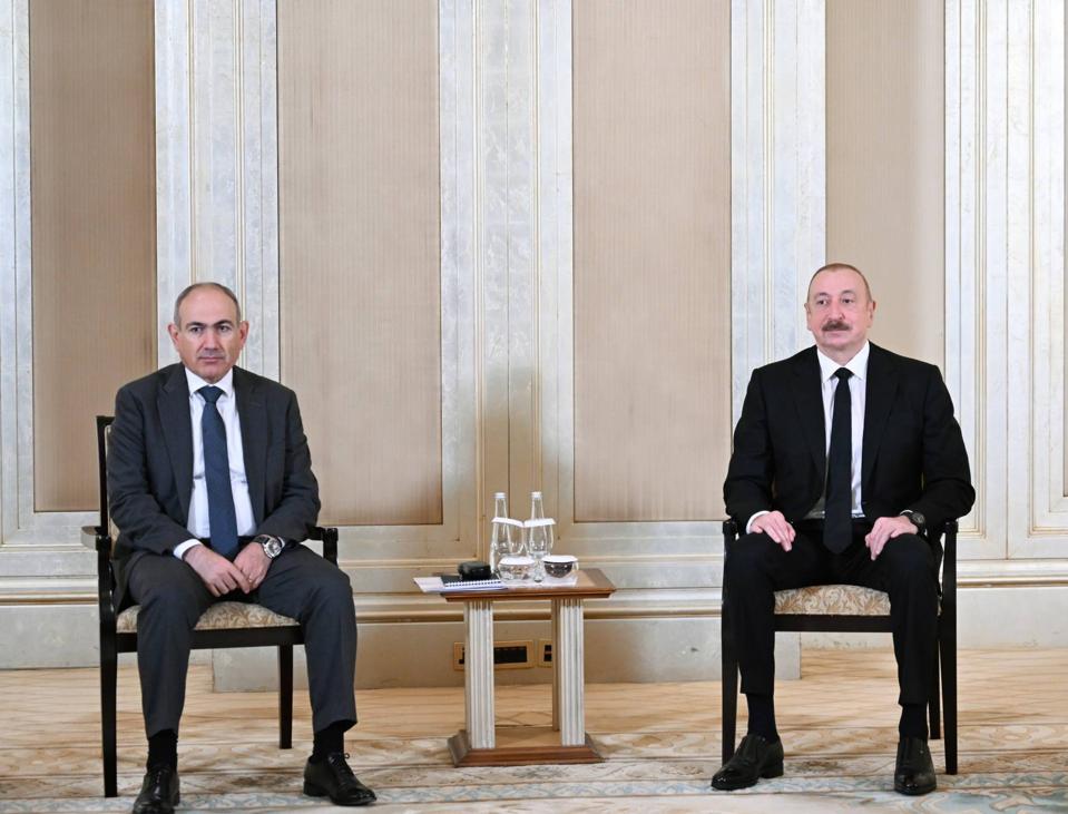 Aliyev - Pashinian meeting at Abu Dhabi