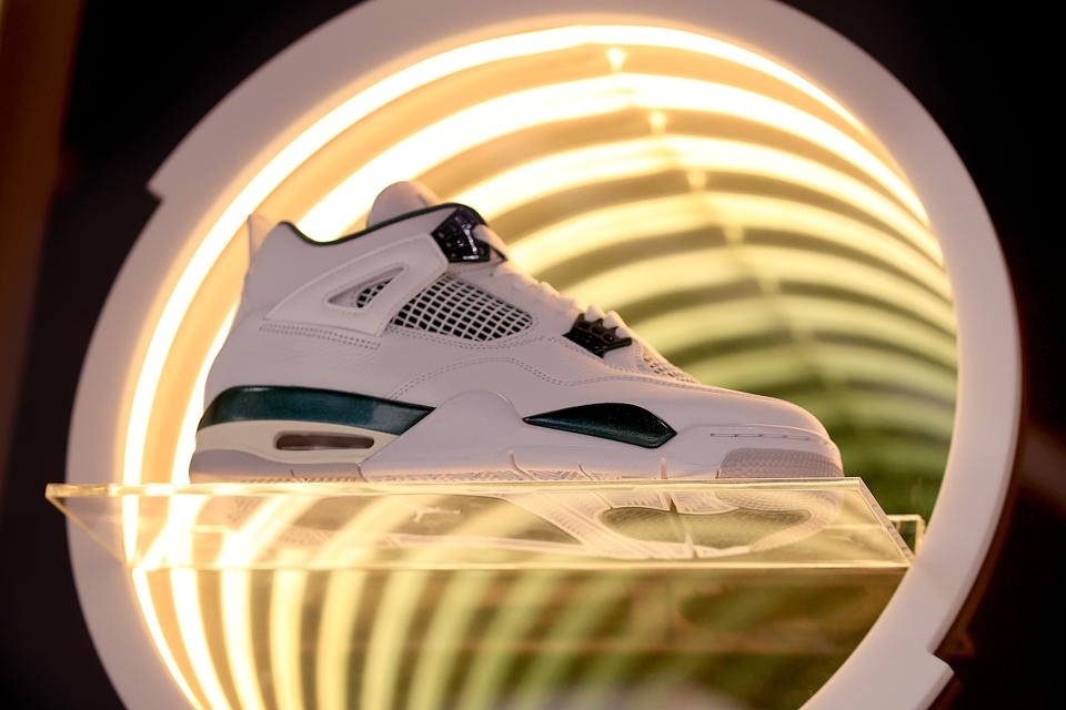 Foot locker