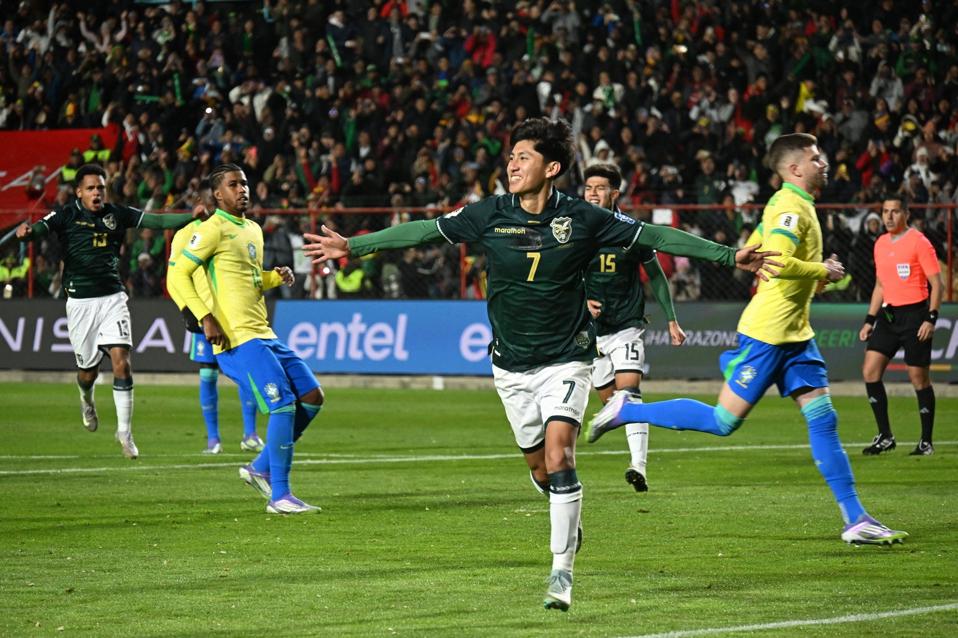 TOPSHOT-FBL-WC-2026-SAMERICA-QUALIFIERS-BOL-BRA
