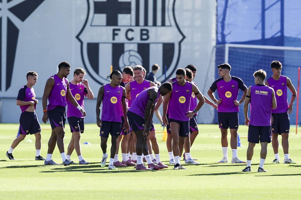 Marc Bernal is ready to return to FC Barcelona action after the wounded time.