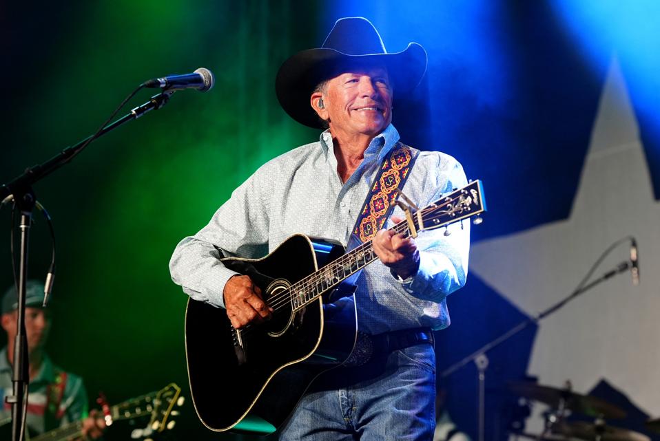 George Strait and Vakueros del Mar's "Heartstroke": Advantage for victims of the hill flood
