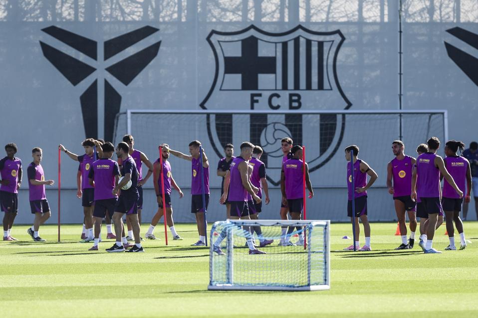 FC Barcelona may be able to do without lamin Yamal against Valencia on Saturday. 