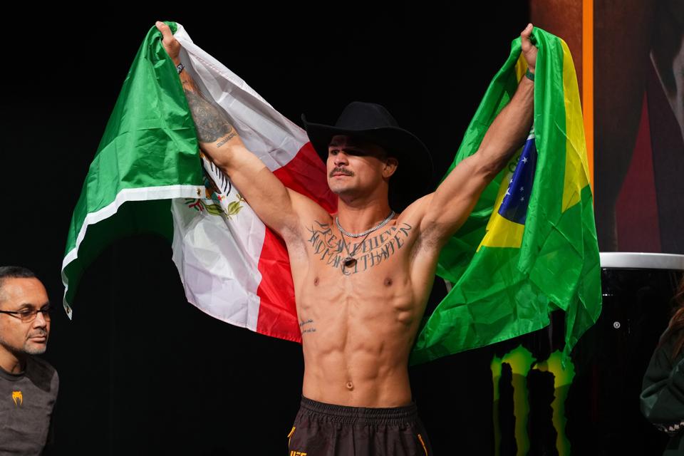 Noche UFC: Lopes vs Silva Ceremonial Weigh-in