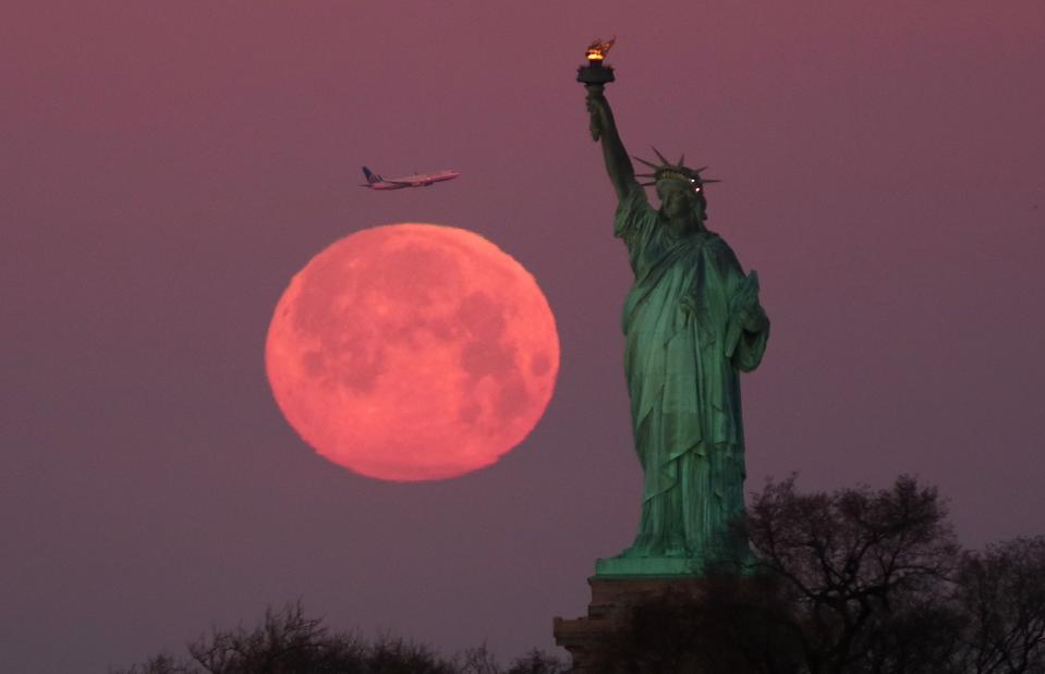 Brightest Super Moon Of The Year Lights Up New York City