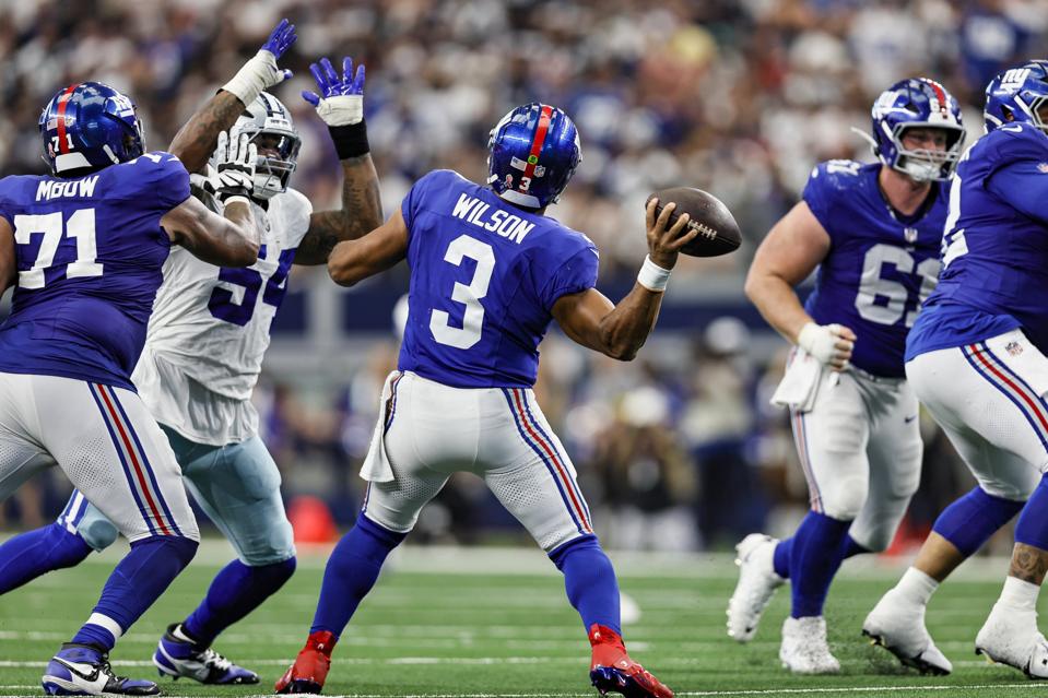 NFL: Sep 14 Giants in Cowboys