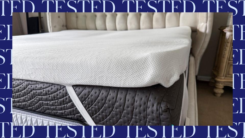 Close-up of corner of mattress with Tempur-Pedic Tempur-Adapt mattress topper attached