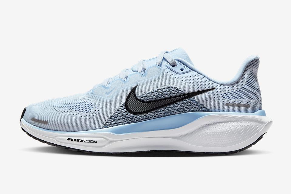 Best Shoes For Wide Feet 2025 Forbes Vetted - Main Image