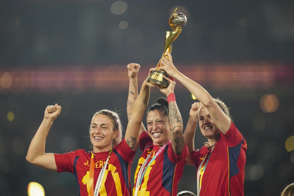 (L-R) Alexia Putellas, Jennifer Hermoso and Irene Paredes of...
