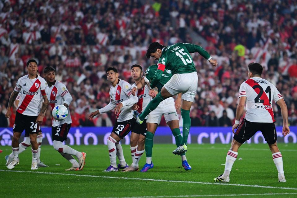 River Plate v Palmeiras - Copa CONMEBOL Libertadores 2025