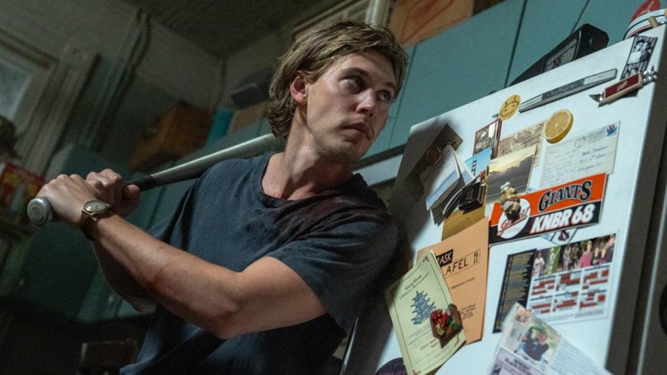 Austin Butler in "Caught Stealing."