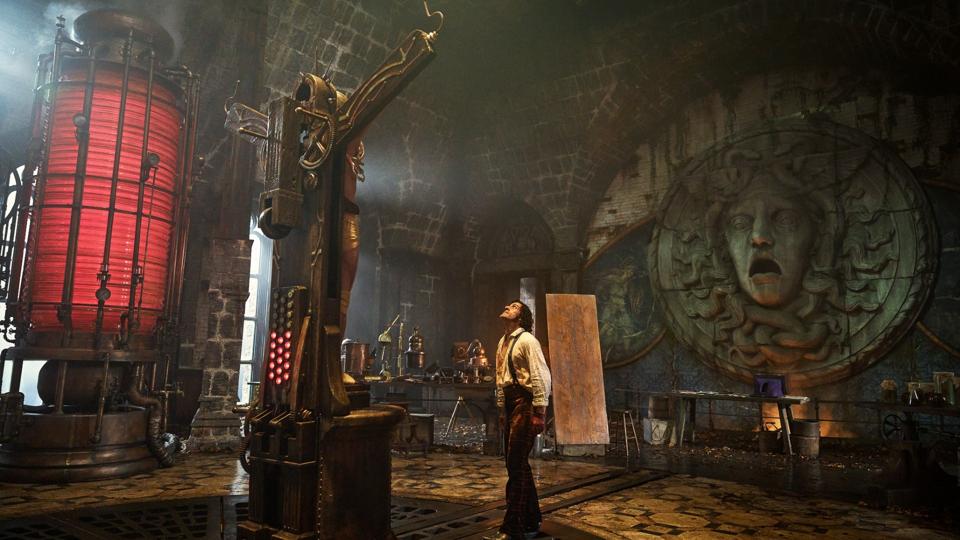 Jacob Elordi and Oscar Isaac in "Frankenstein."