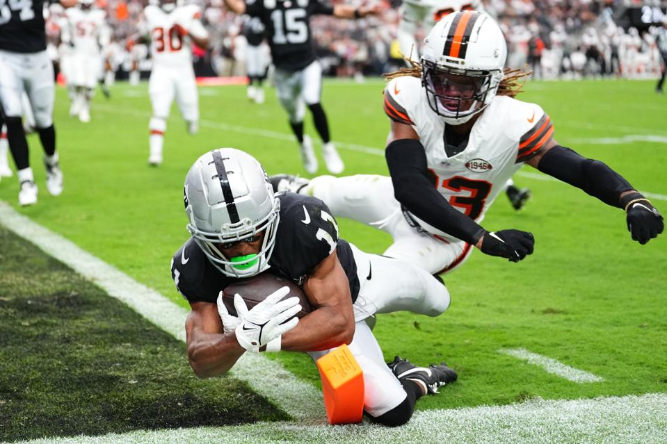 Cleveland Browns v Las Vegas Raiders