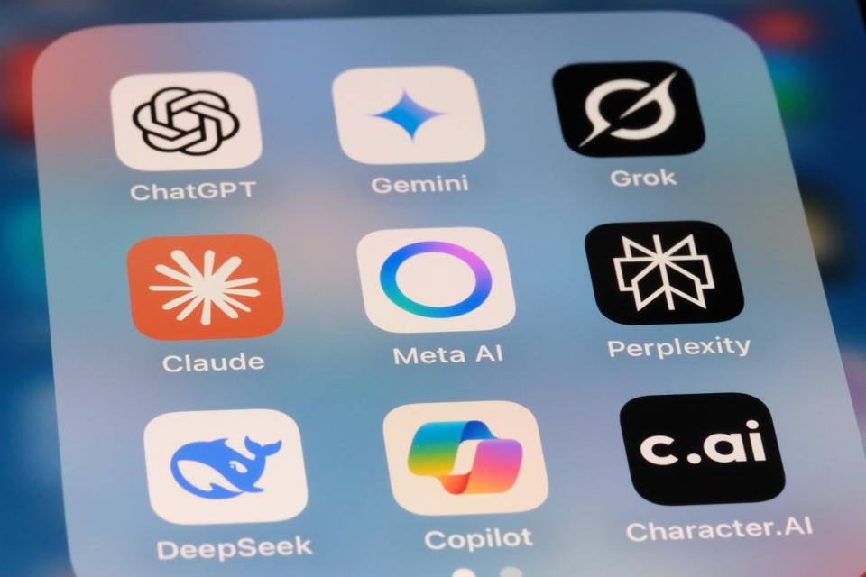 Meta AI, Claude, ChatGPT, Gemini, Grok, Perplexity, DeepSeek, Copilot and Character.AI. Assorted AI app icons