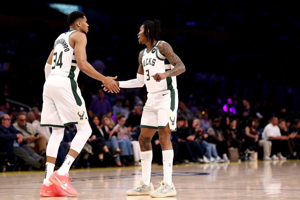 Milwaukee Bucks v Los Angeles Lakers